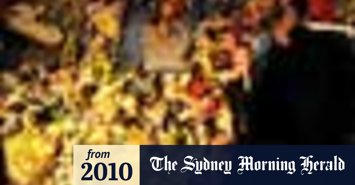 Rome's garbagecoated 'hotel' dumps on beach litterers